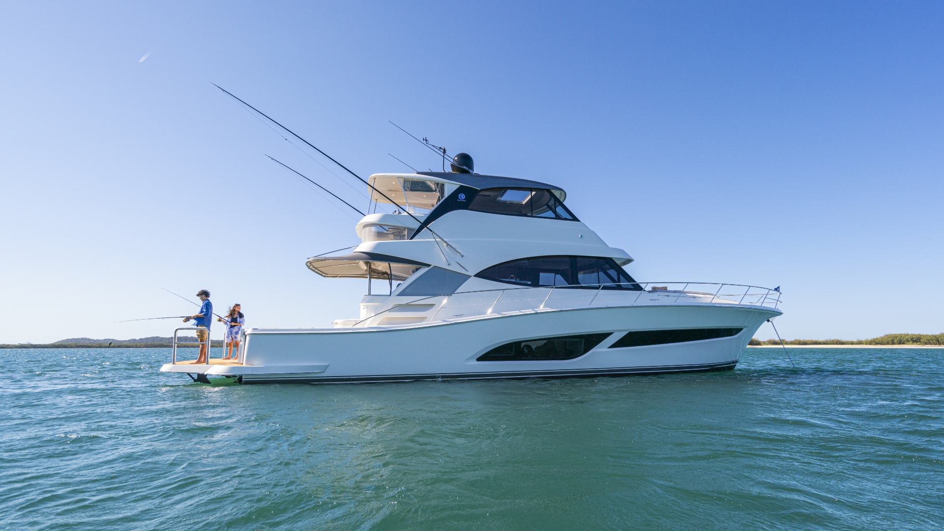 Riviera 58 Sports Motor Yacht — photo 2