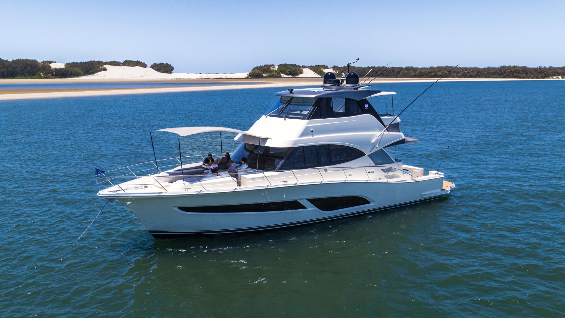 Riviera 58 Sports Motor Yacht — photo 3
