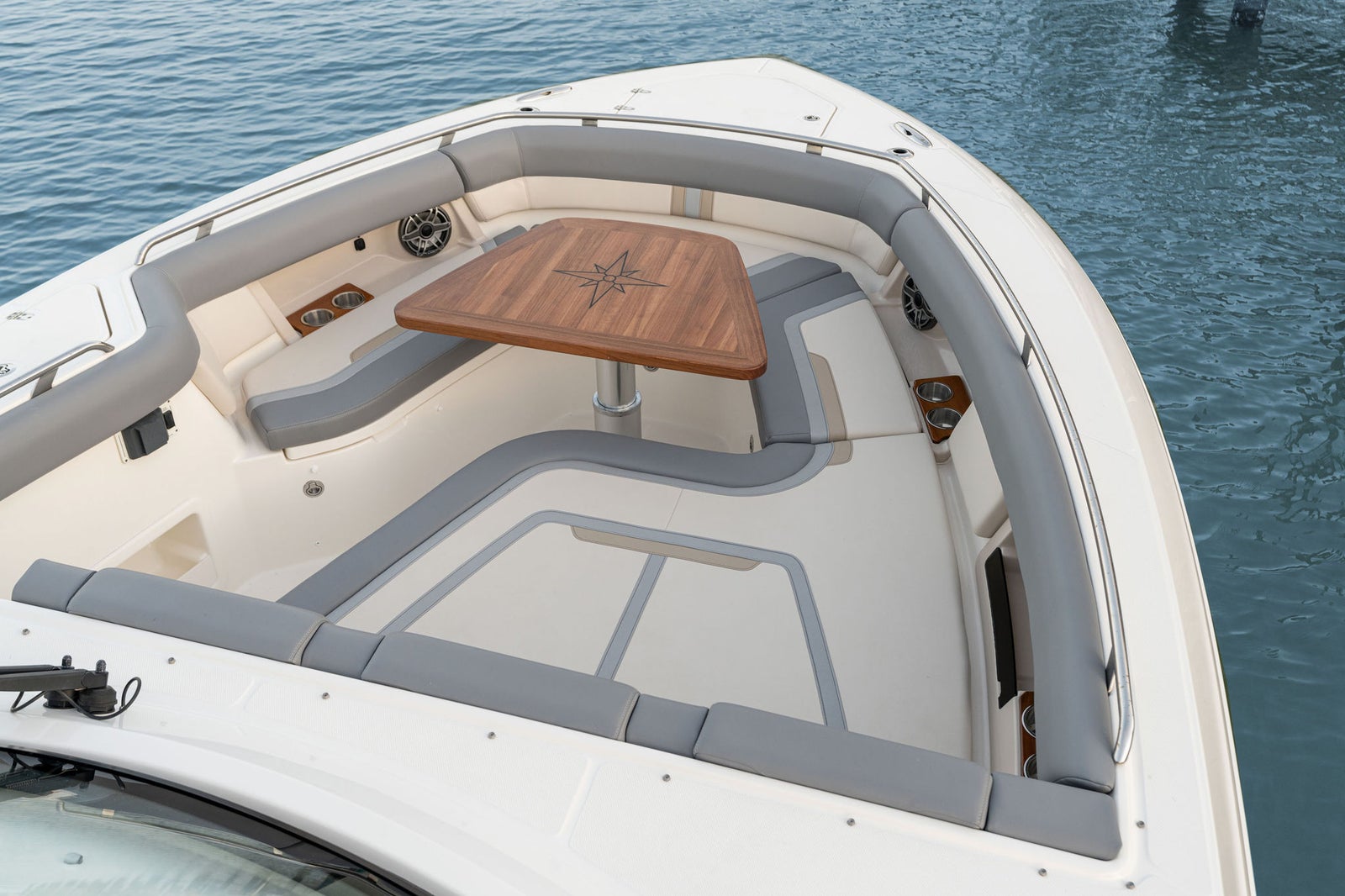 Boston Whaler 380 Realm — 照片 3