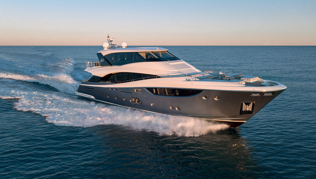 Monte Carlo Yachts MCY 105 Skylounge