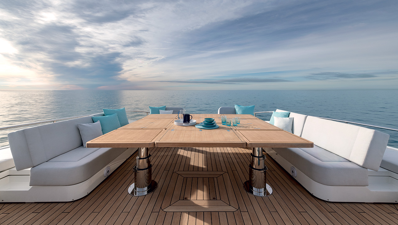 Monte Carlo Yachts MCY 105 Skylounge — photo 6
