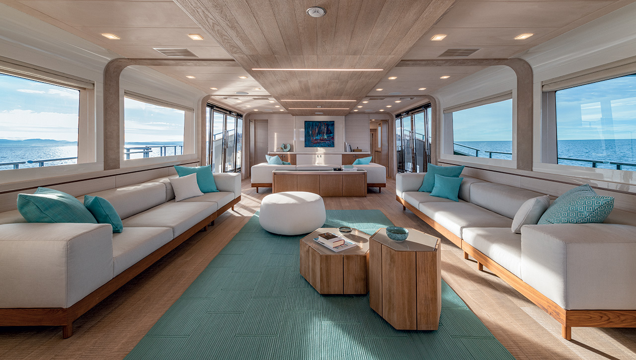 Monte Carlo Yachts MCY 105 Skylounge — photo 8