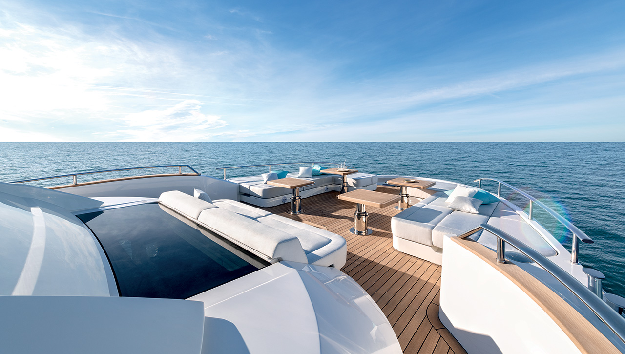 Monte Carlo Yachts MCY 105 Skylounge — photo 5
