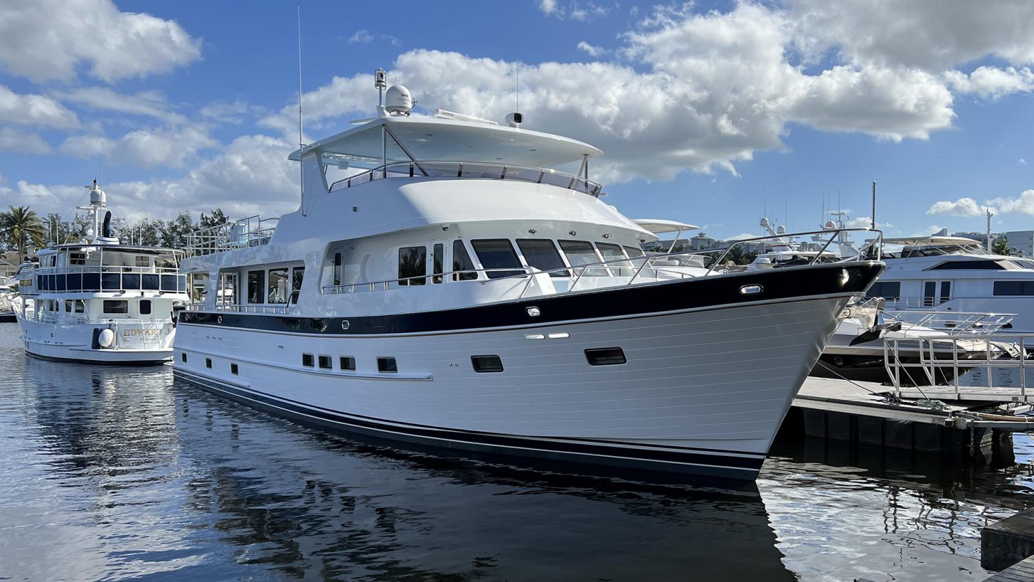 Outer Reef Yachts 900 Motoryacht — photo 3