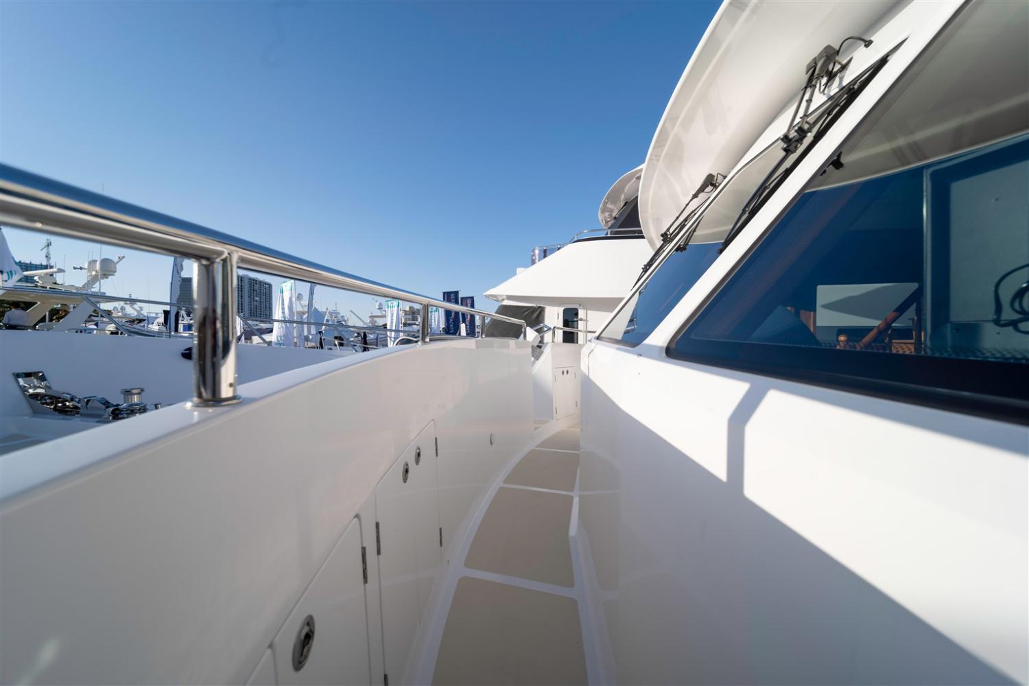 Outer Reef Yachts 900 Motoryacht — photo 7