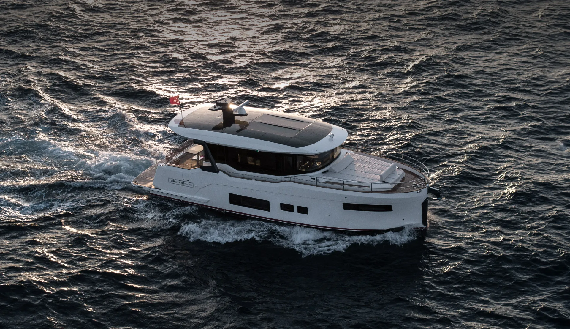 Sirena Yachts Sirena 48 Coupe Hybrid