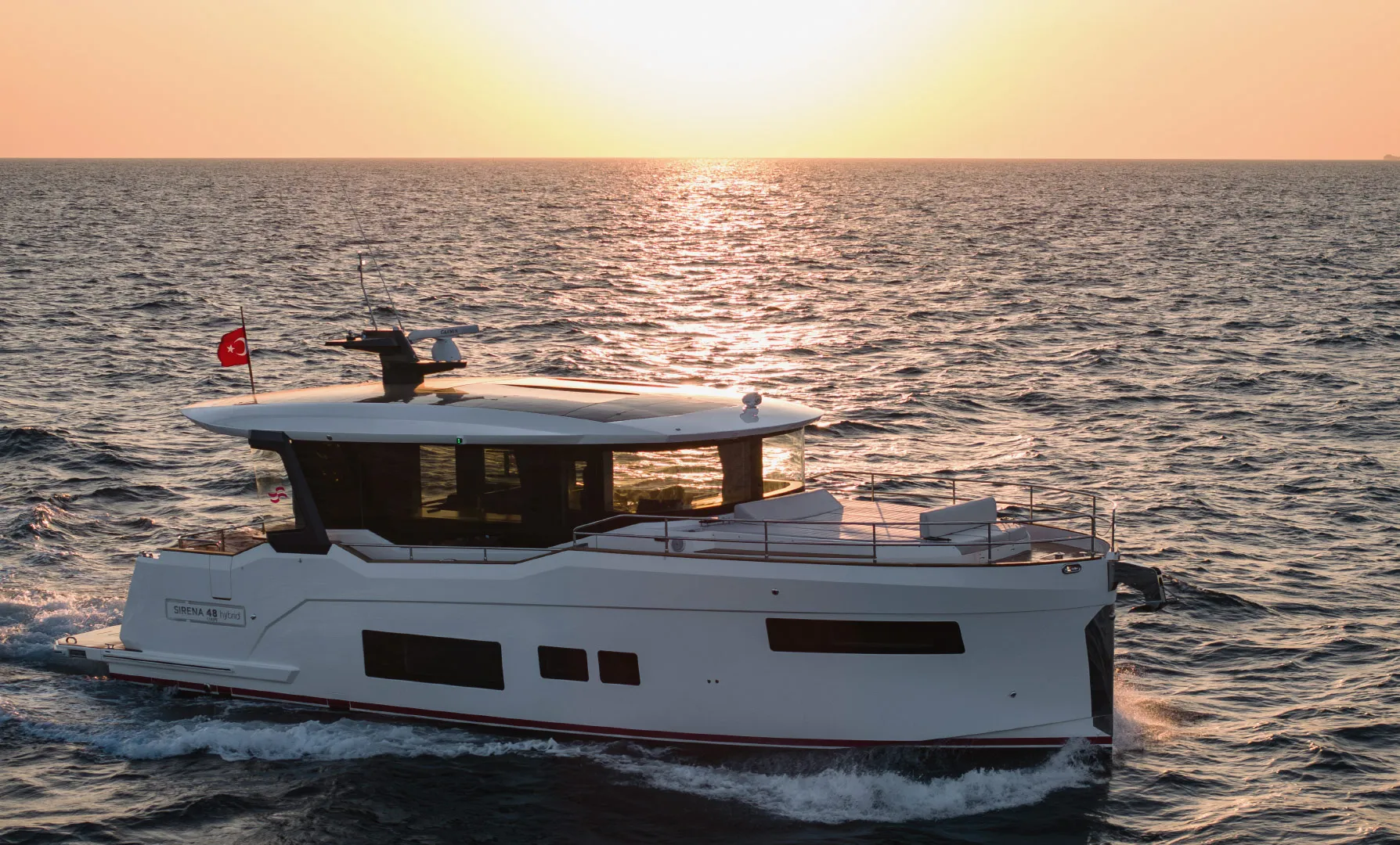 Sirena 48 Coupe Hybrid — foto 4