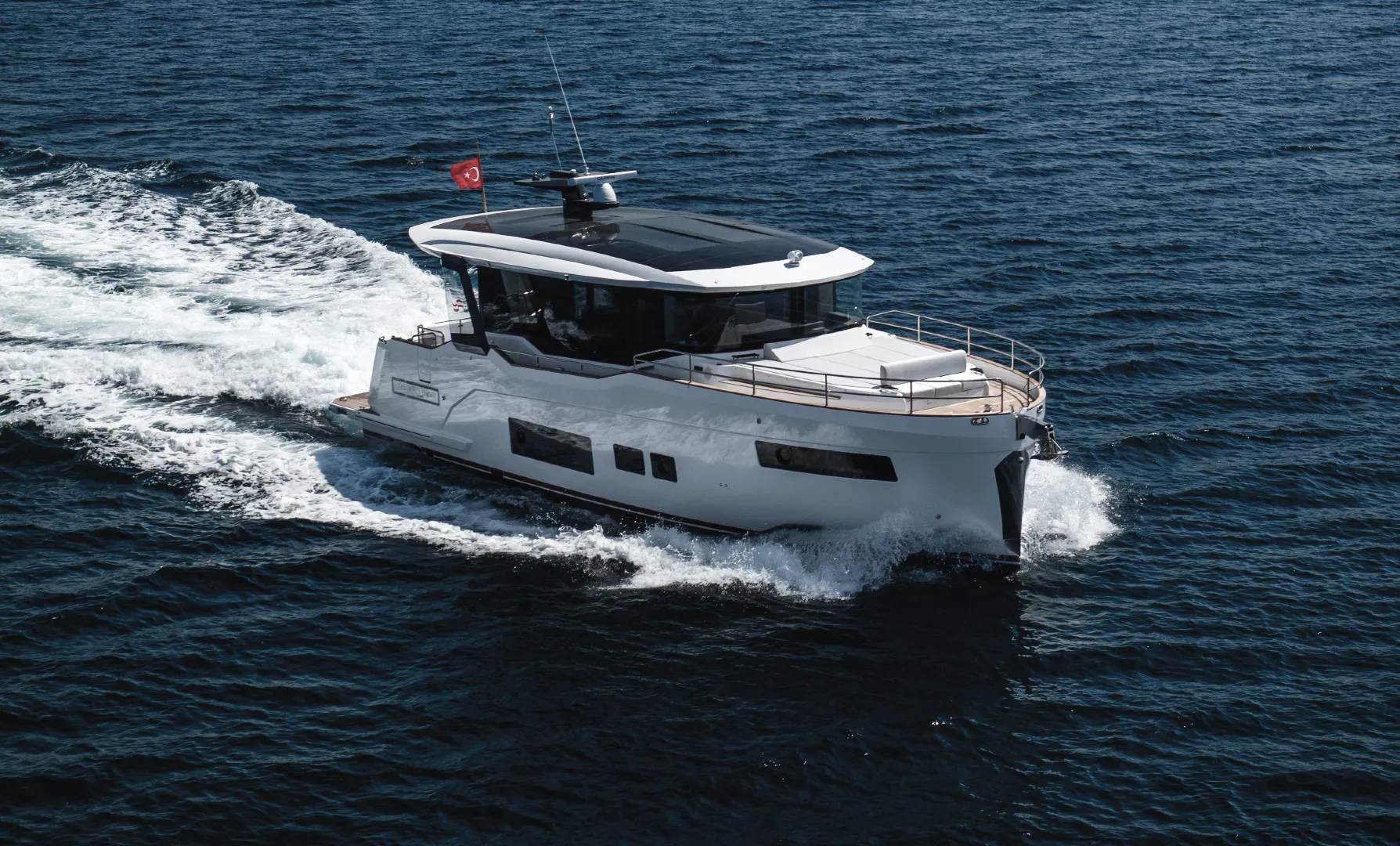 Sirena 48 Coupe Hybrid — foto 6