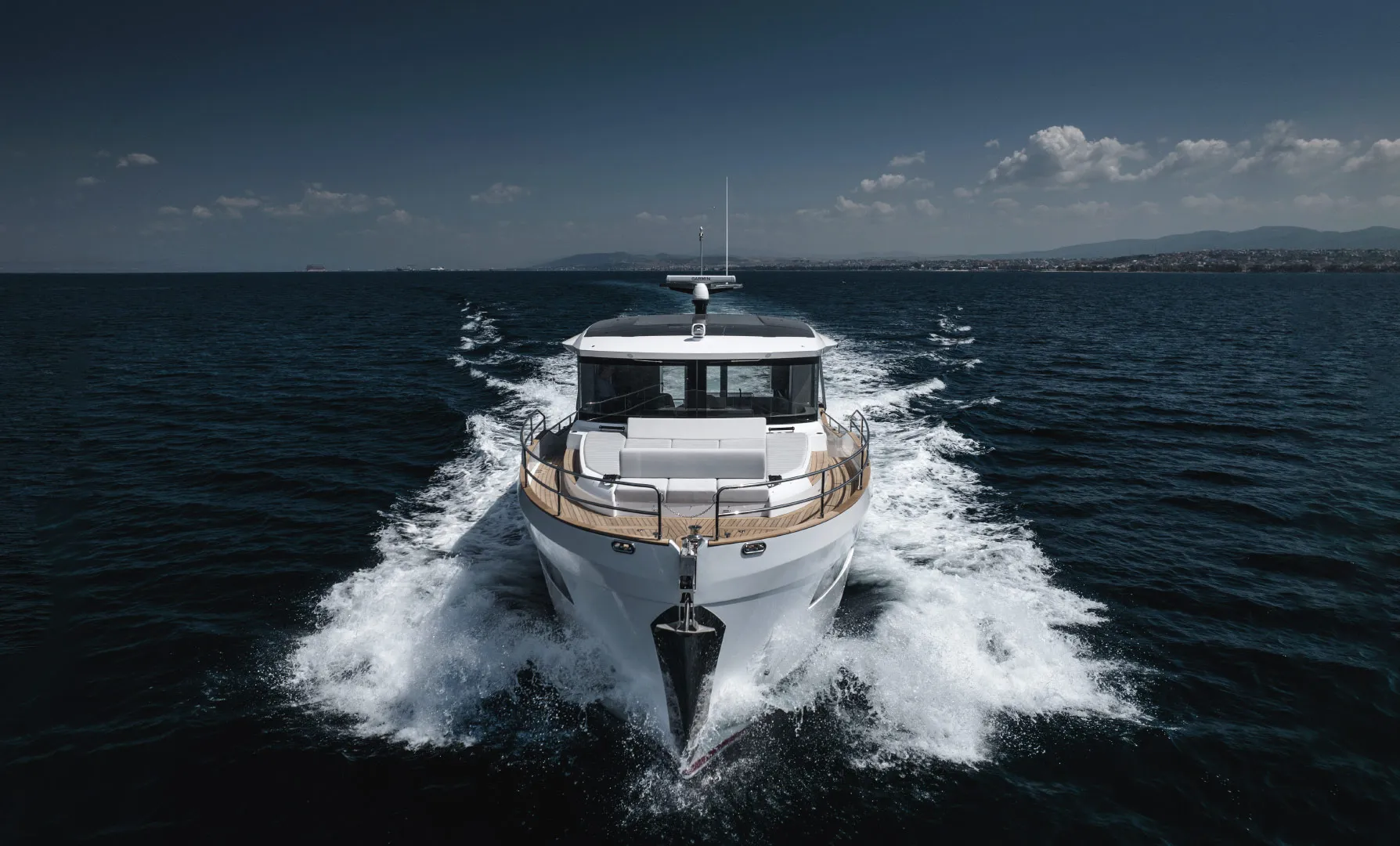 Sirena 48 Coupe Hybrid — foto 3