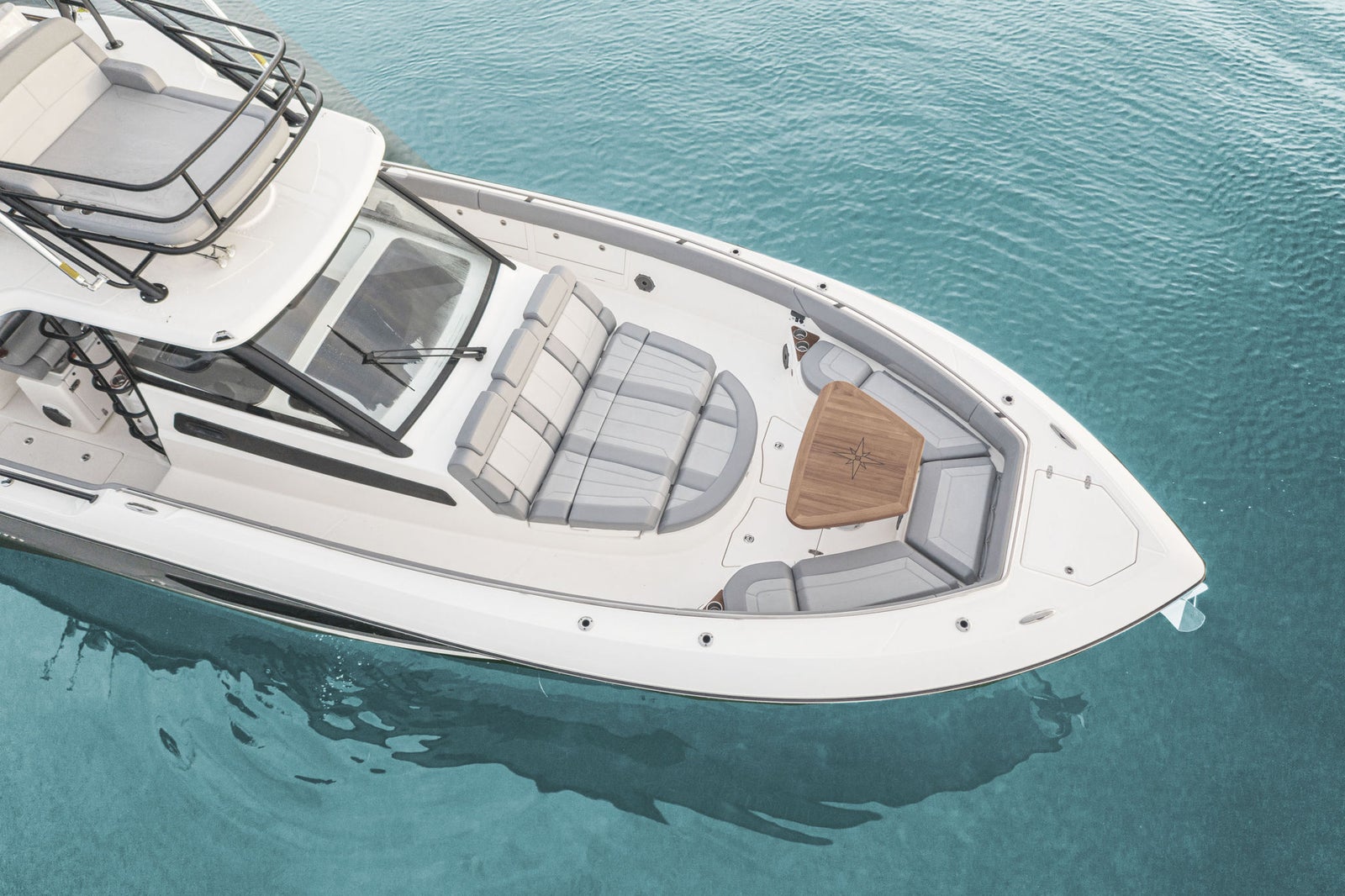 Boston Whaler 420 Outrage — photo 5