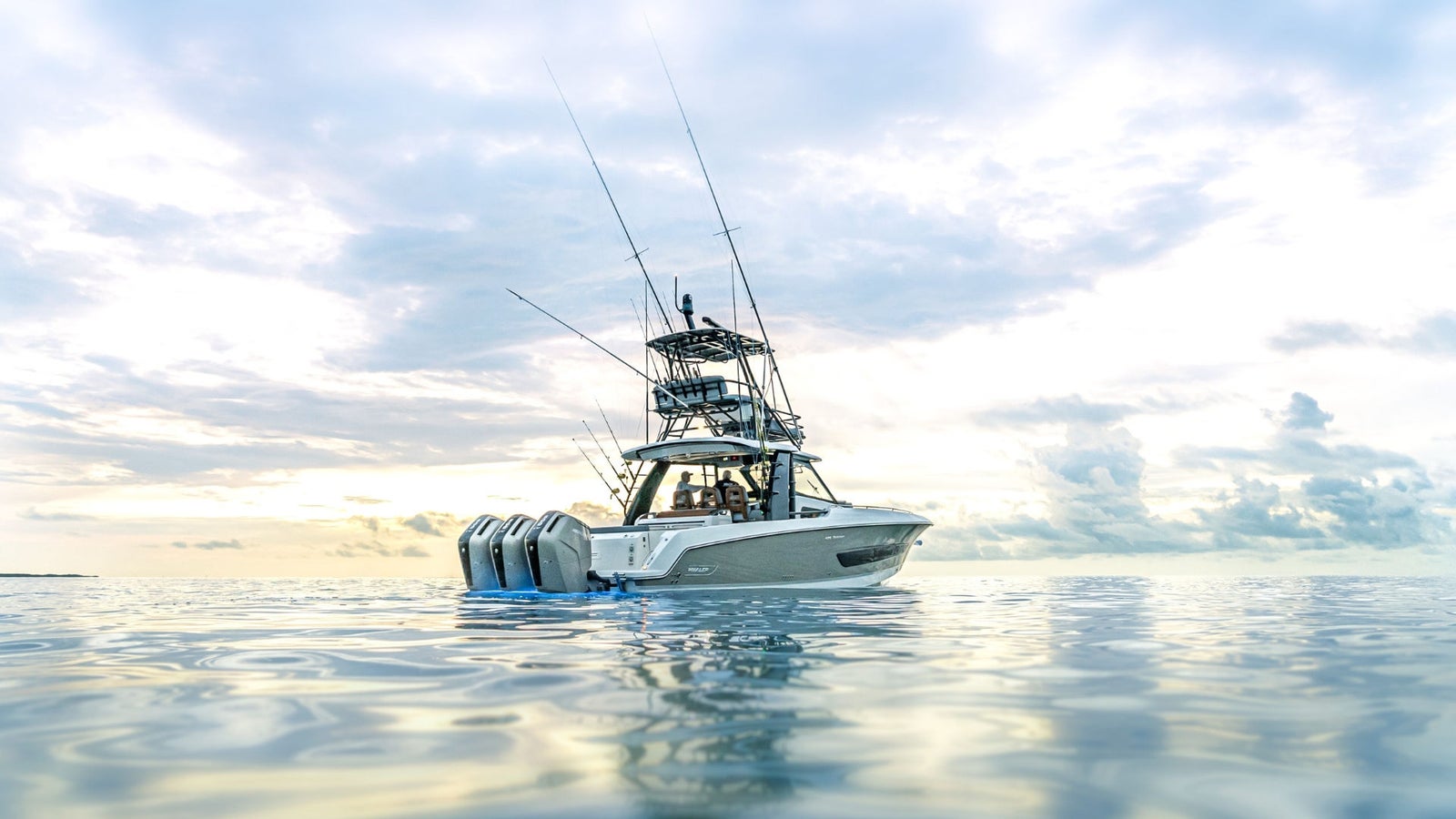 Boston Whaler 420 Outrage