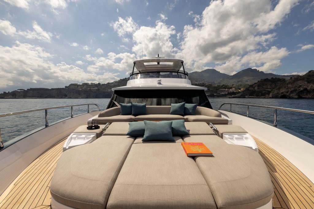 Azimut Magellano 60 — photo 11