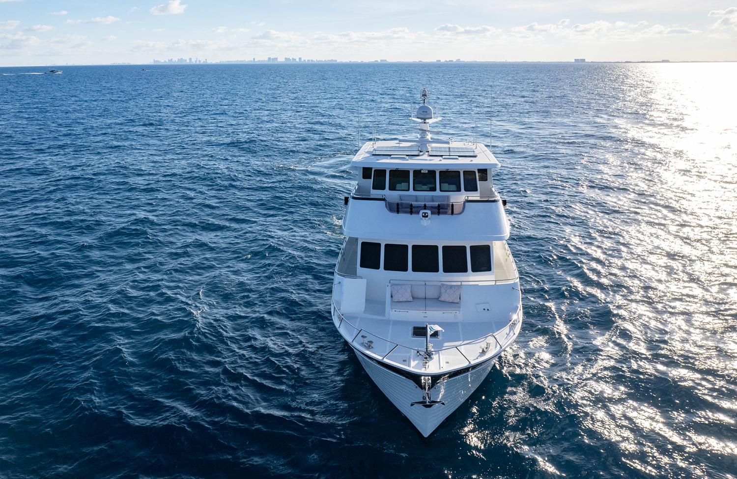 Outer Reef Yachts 720 / 740 Deluxbridge Motoryacht — photo 7