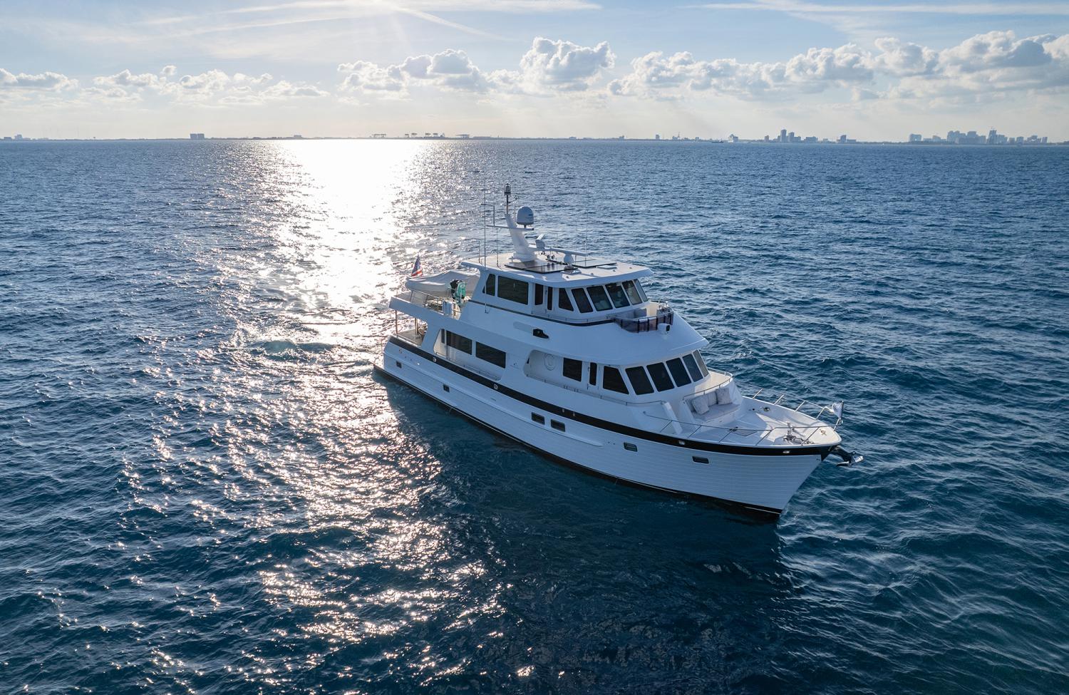 Outer Reef Yachts 720 / 740 Deluxbridge Motoryacht — photo 4