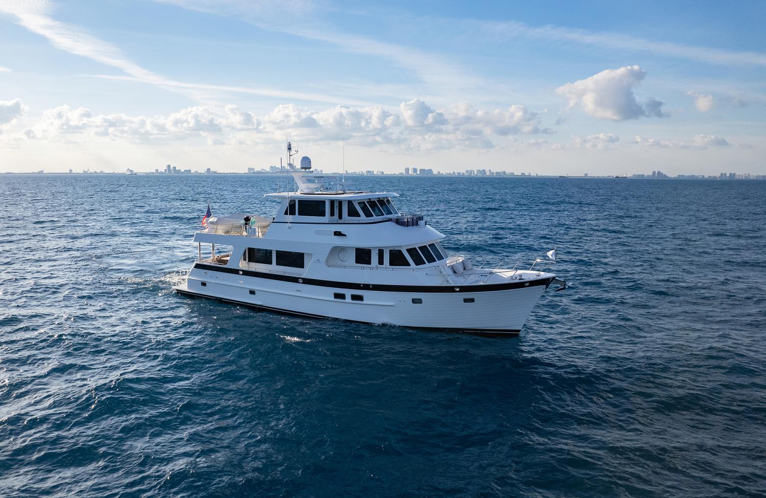 Outer Reef Yachts 720 / 740 Deluxbridge Motoryacht — photo 2