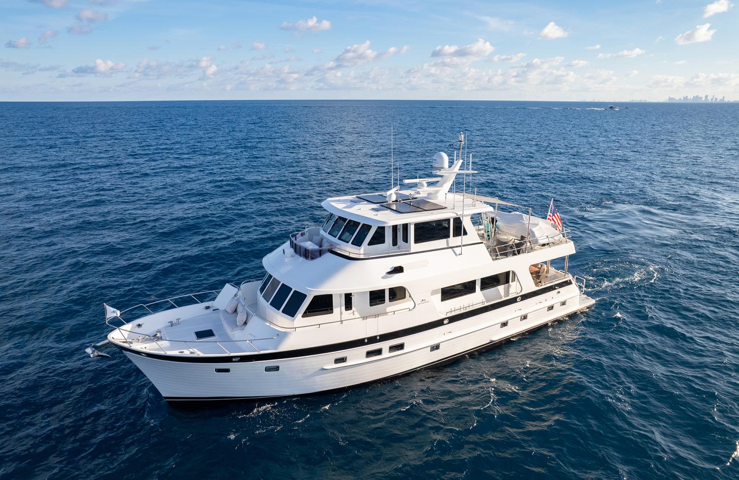 Outer Reef Yachts 720 / 740 Deluxbridge Motoryacht — photo 3