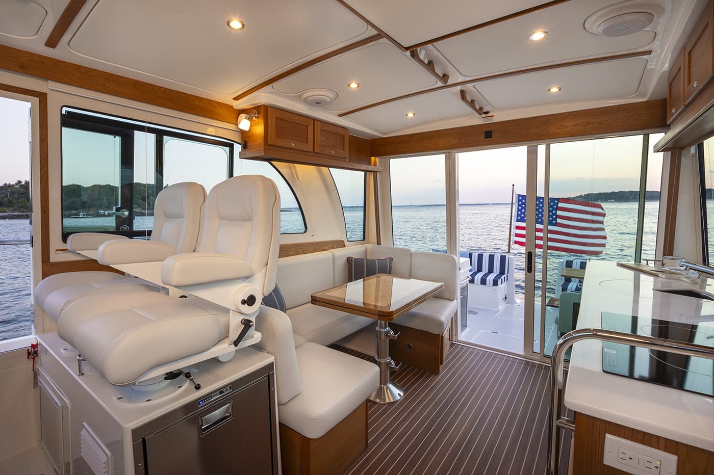 Back Cove Yachts 412 — photo 7