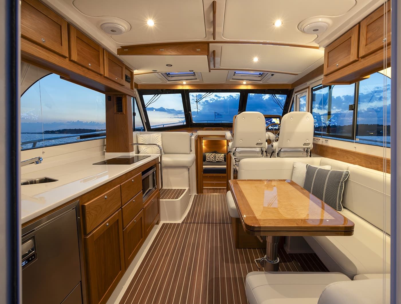 Back Cove Yachts 412 — photo 8