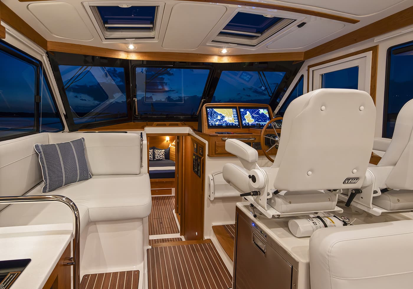 Back Cove Yachts 412 — photo 9