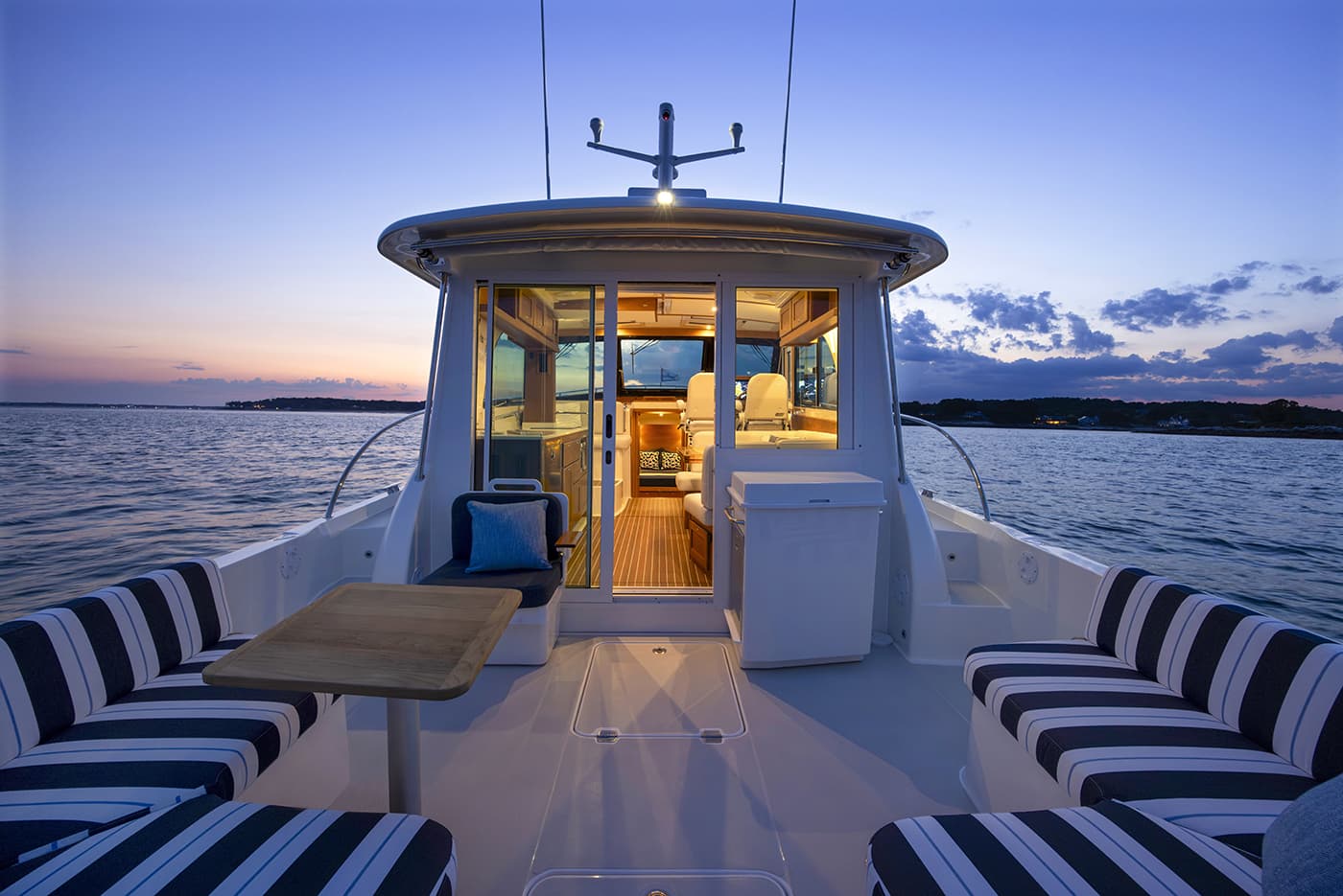 Back Cove Yachts 412 — photo 4