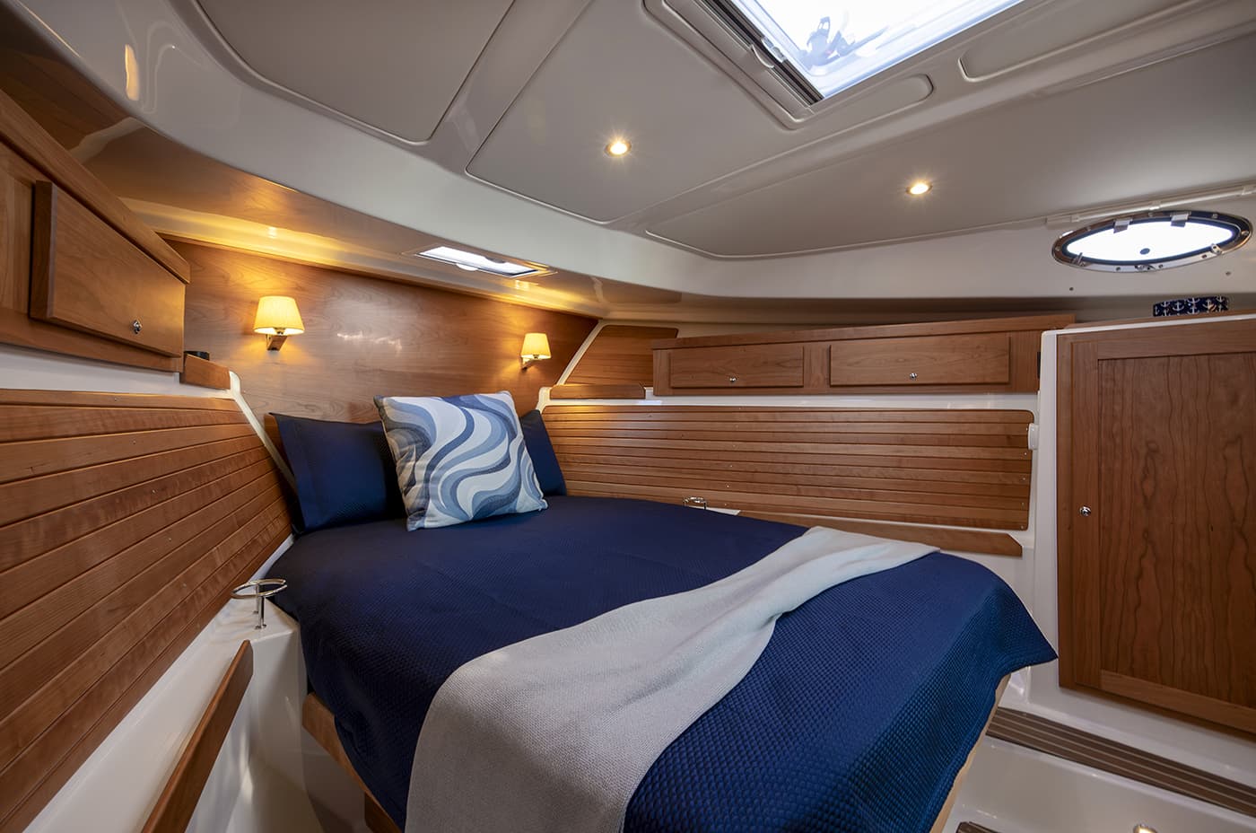 Back Cove Yachts 412 — photo 10