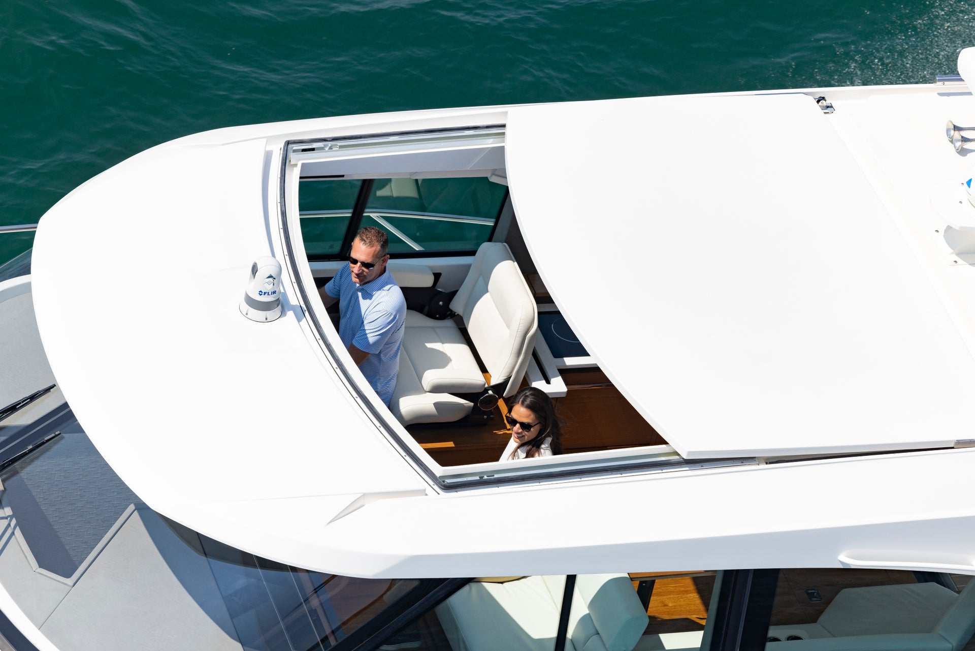 Tiara Yachts 48 LE — photo 4
