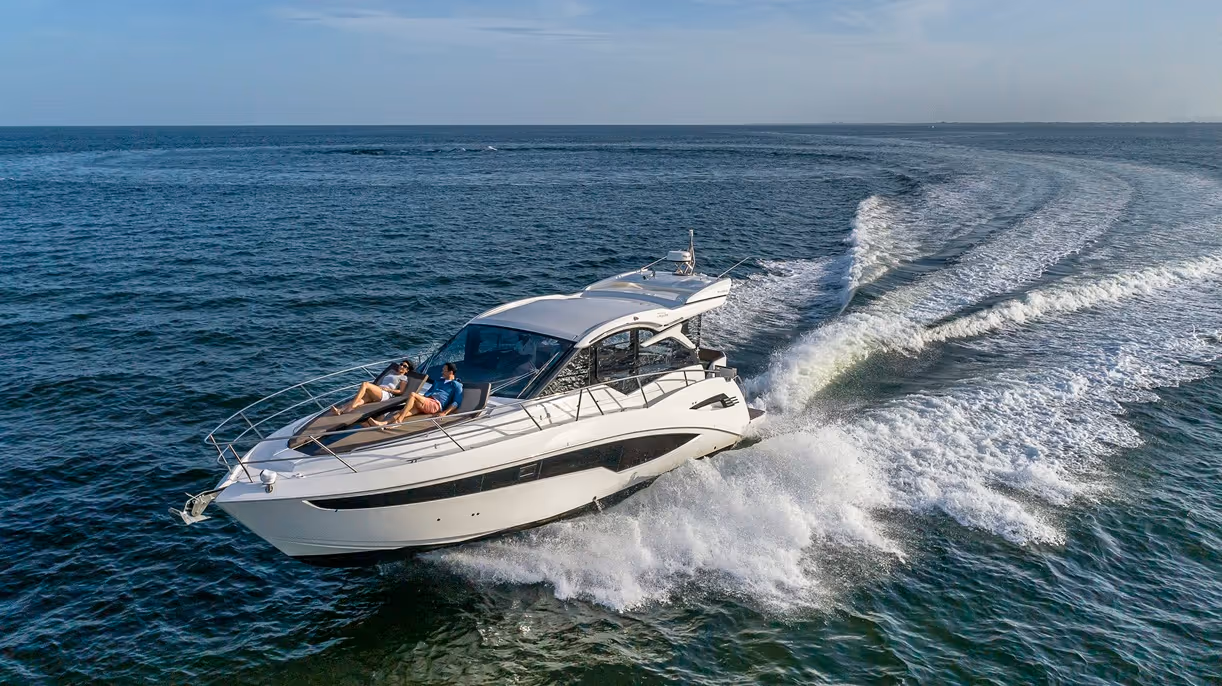 Galeon 425 HTS — photo 3
