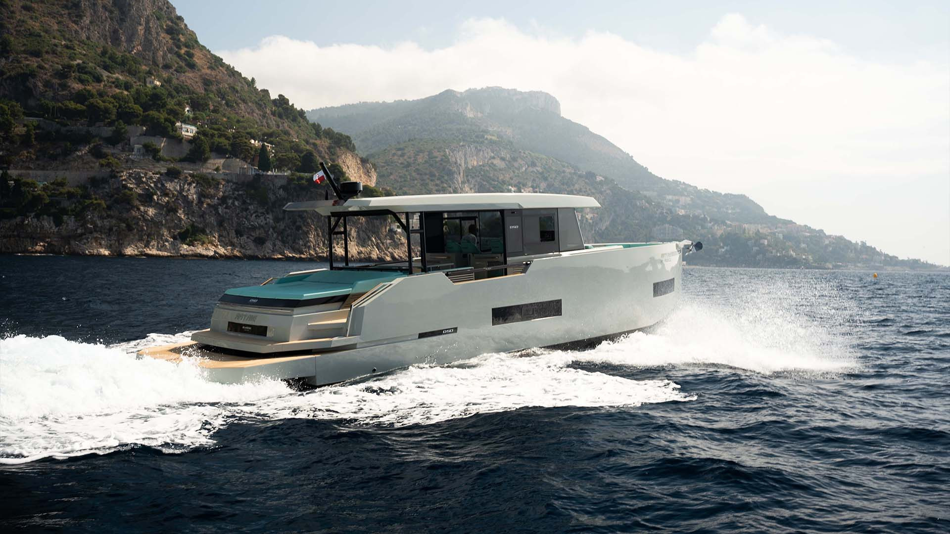 De Antonio Yachts D50 Coupe