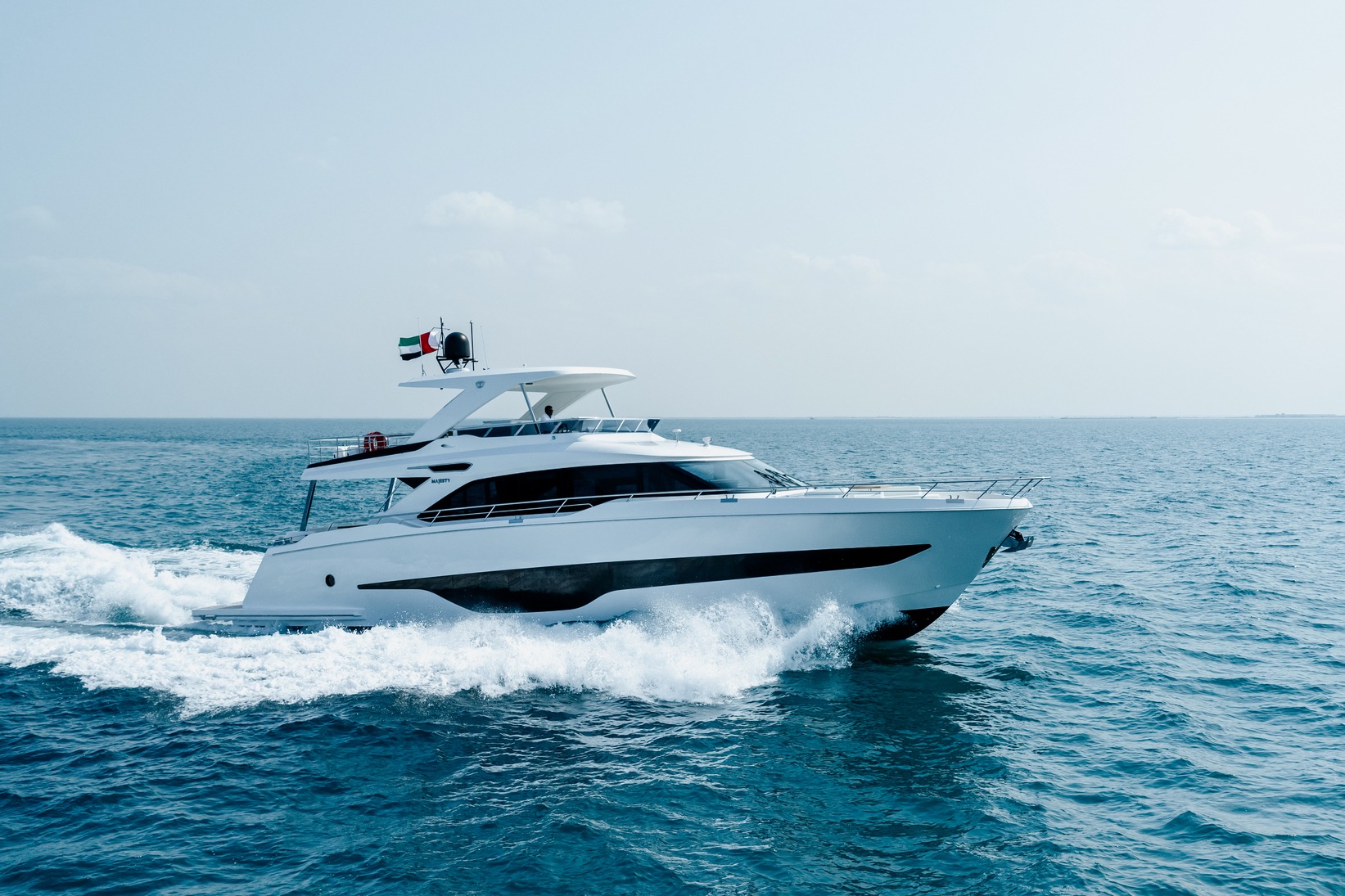 Majesty 72 — photo 2