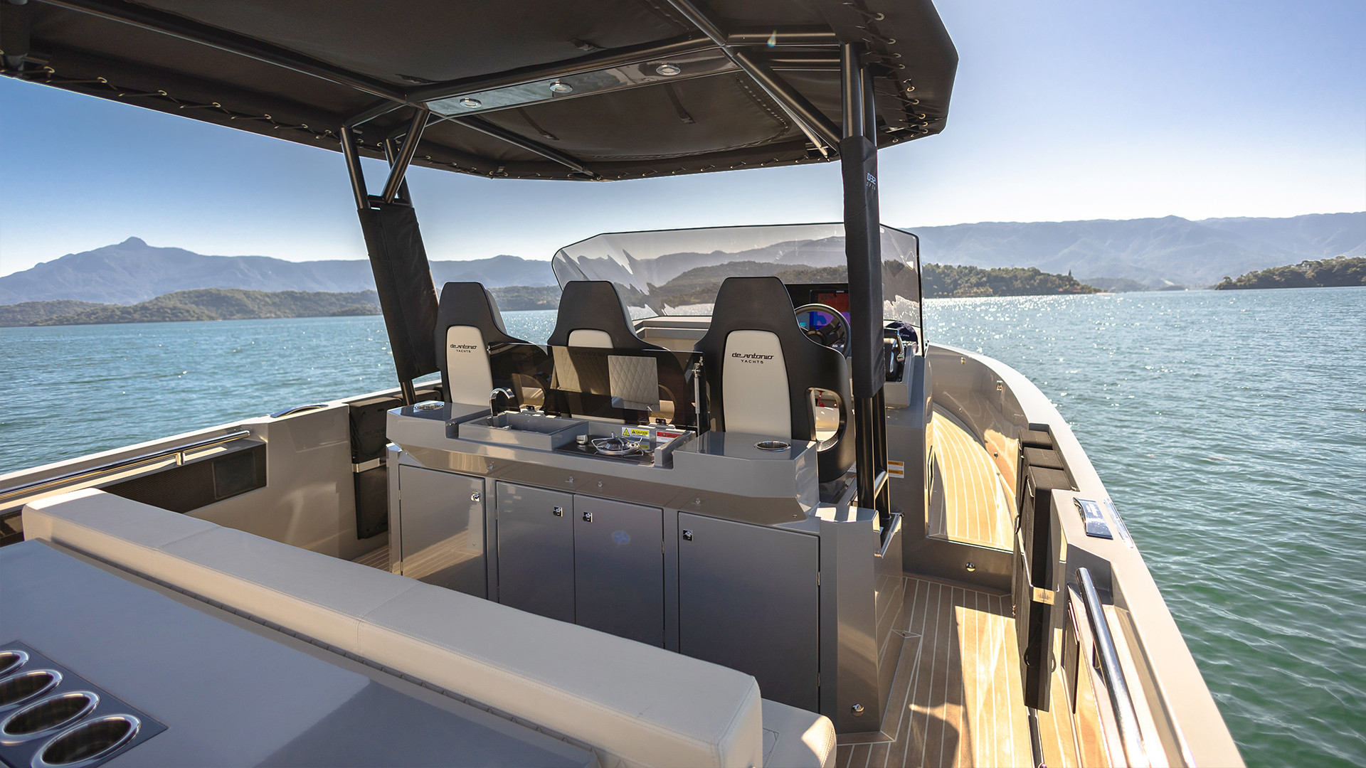 De Antonio Yachts D32 — photo 4