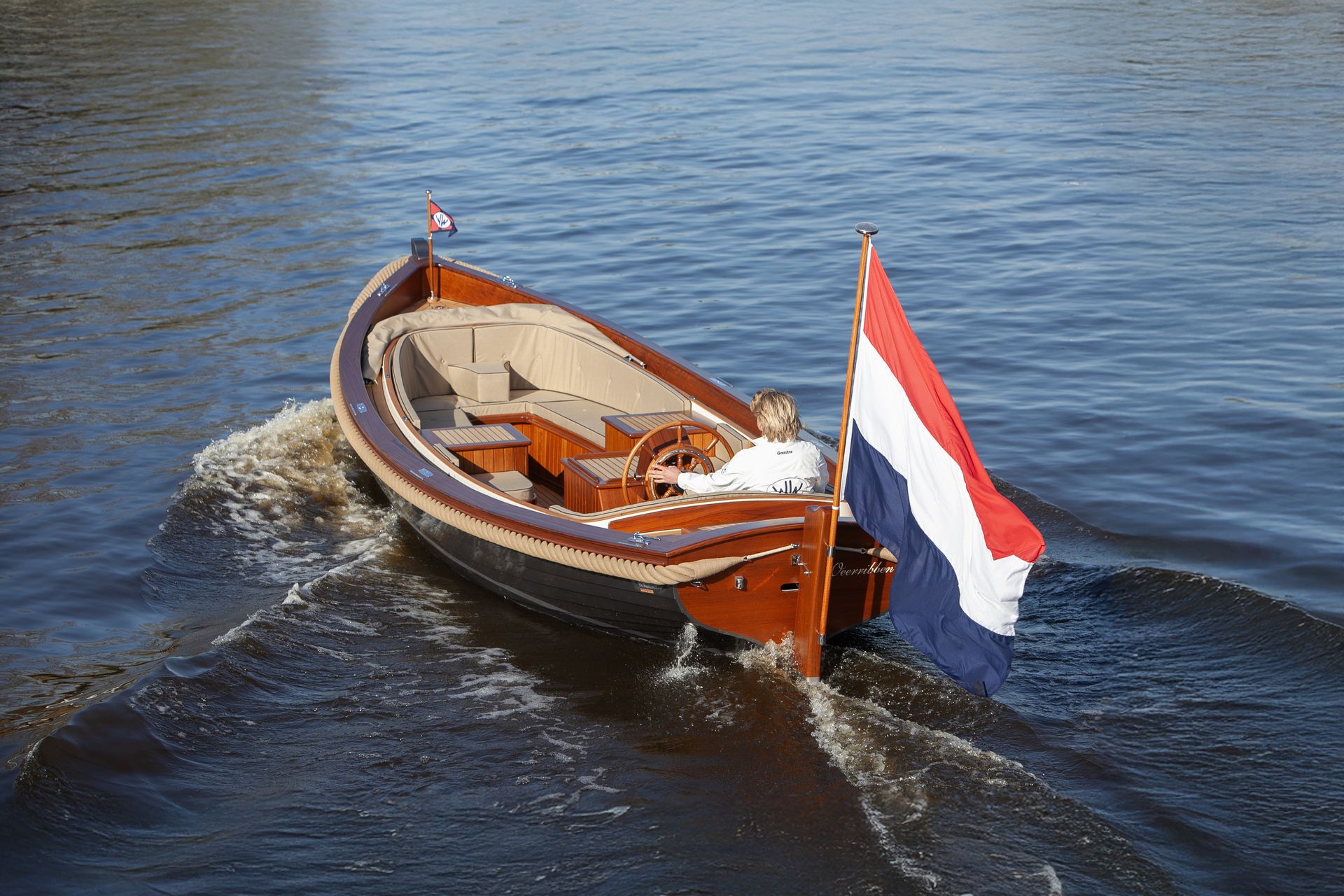 Wajer Captain's Launch 8 — photo 2