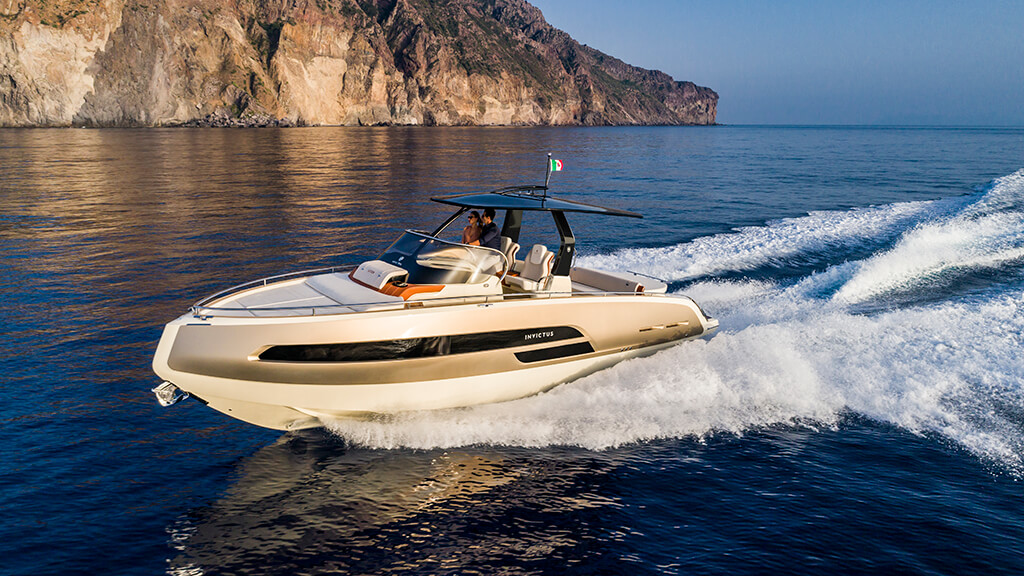 Invictus Yacht GT320 — photo 2
