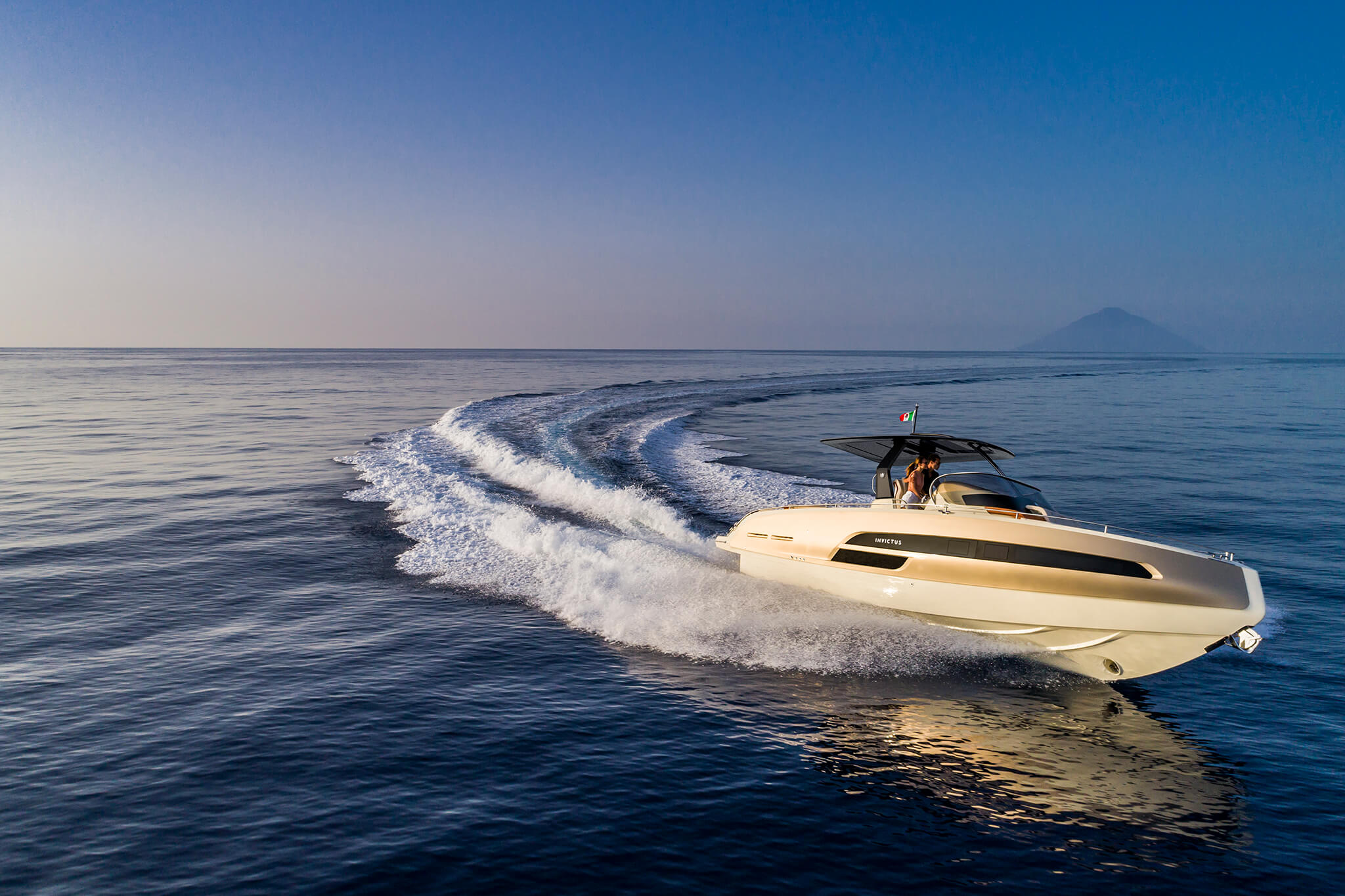 Invictus Yacht GT320