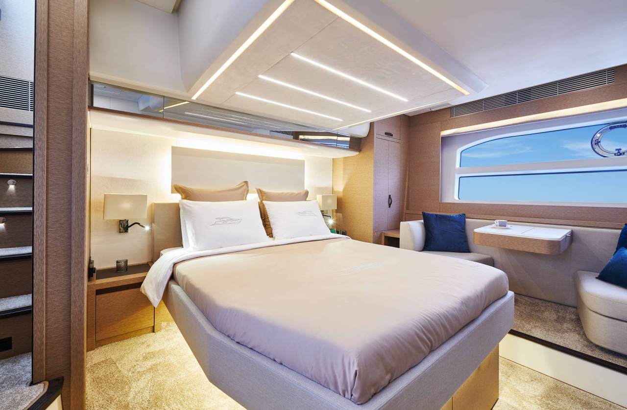 Prestige 590 — photo 8