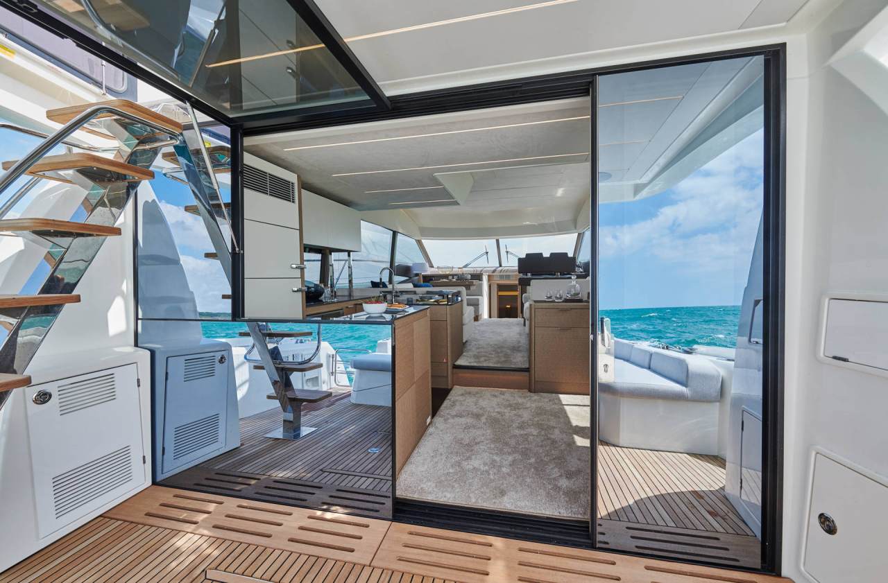 Prestige 590 — photo 10