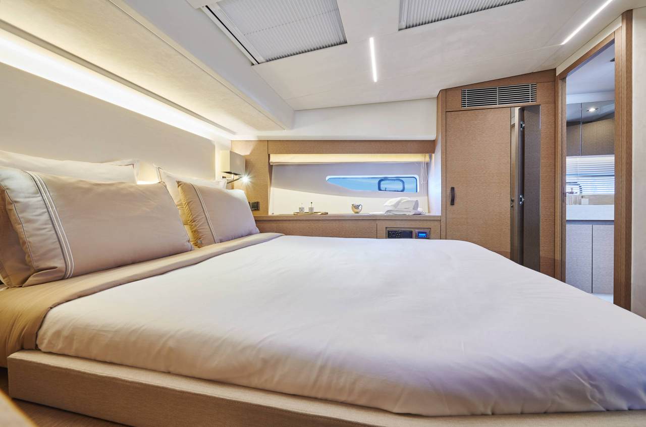 Prestige 590 — photo 9