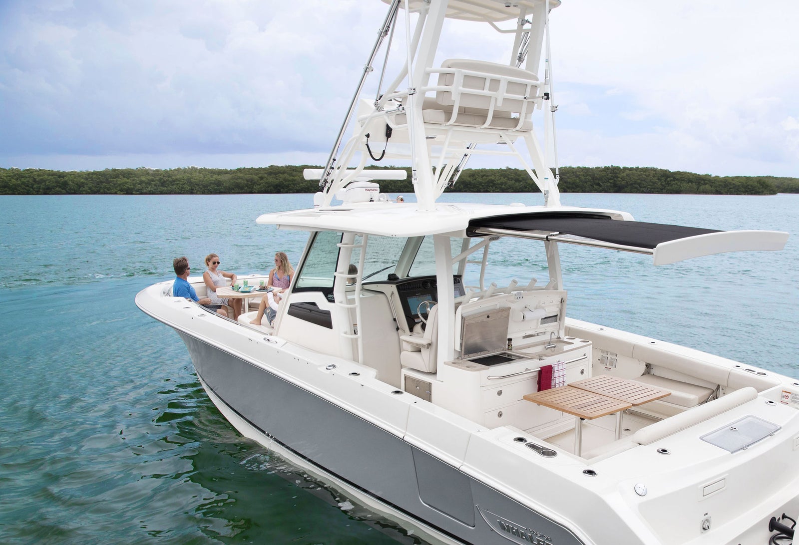 Boston Whaler 380 Outrage — photo 8