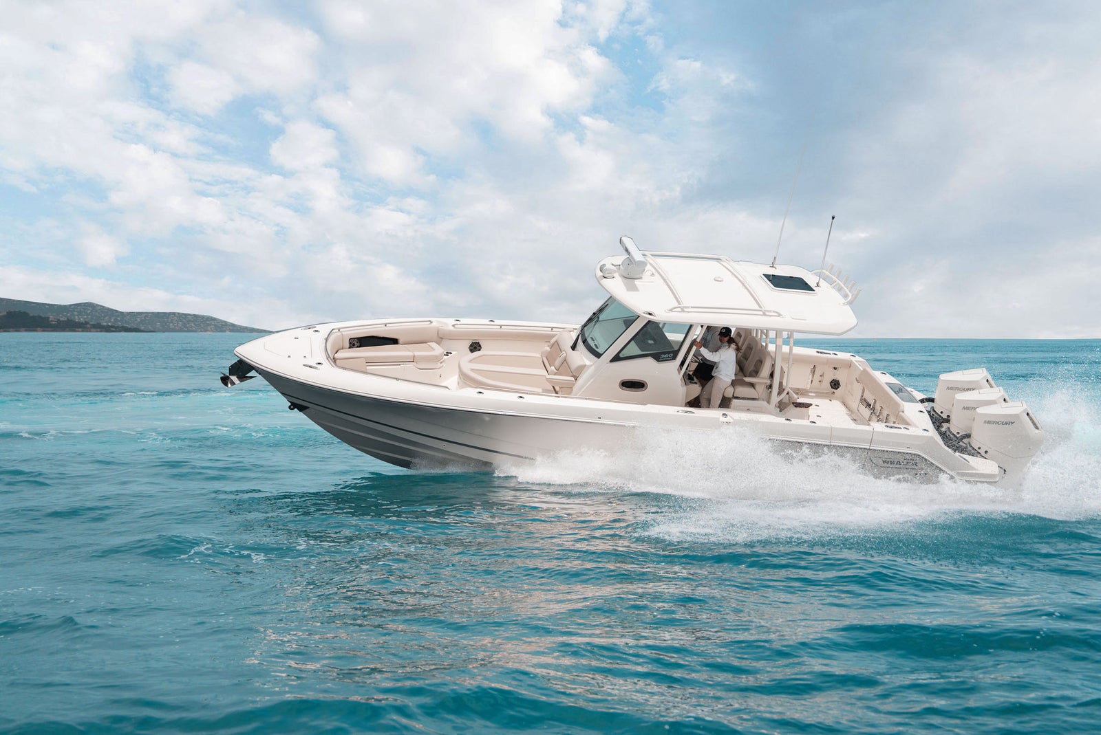 Boston Whaler 380 Outrage — photo 6