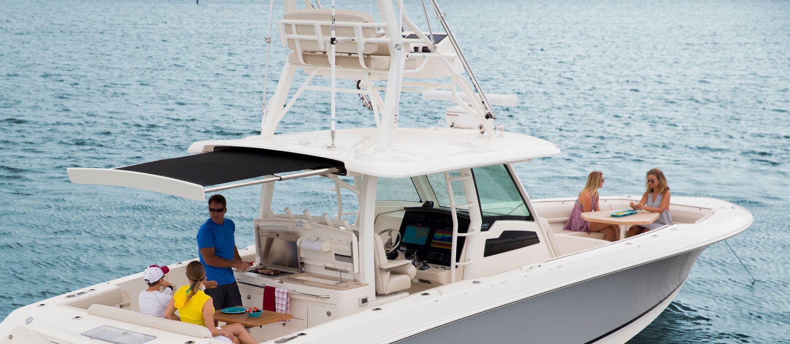 Boston Whaler 380 Outrage — photo 9