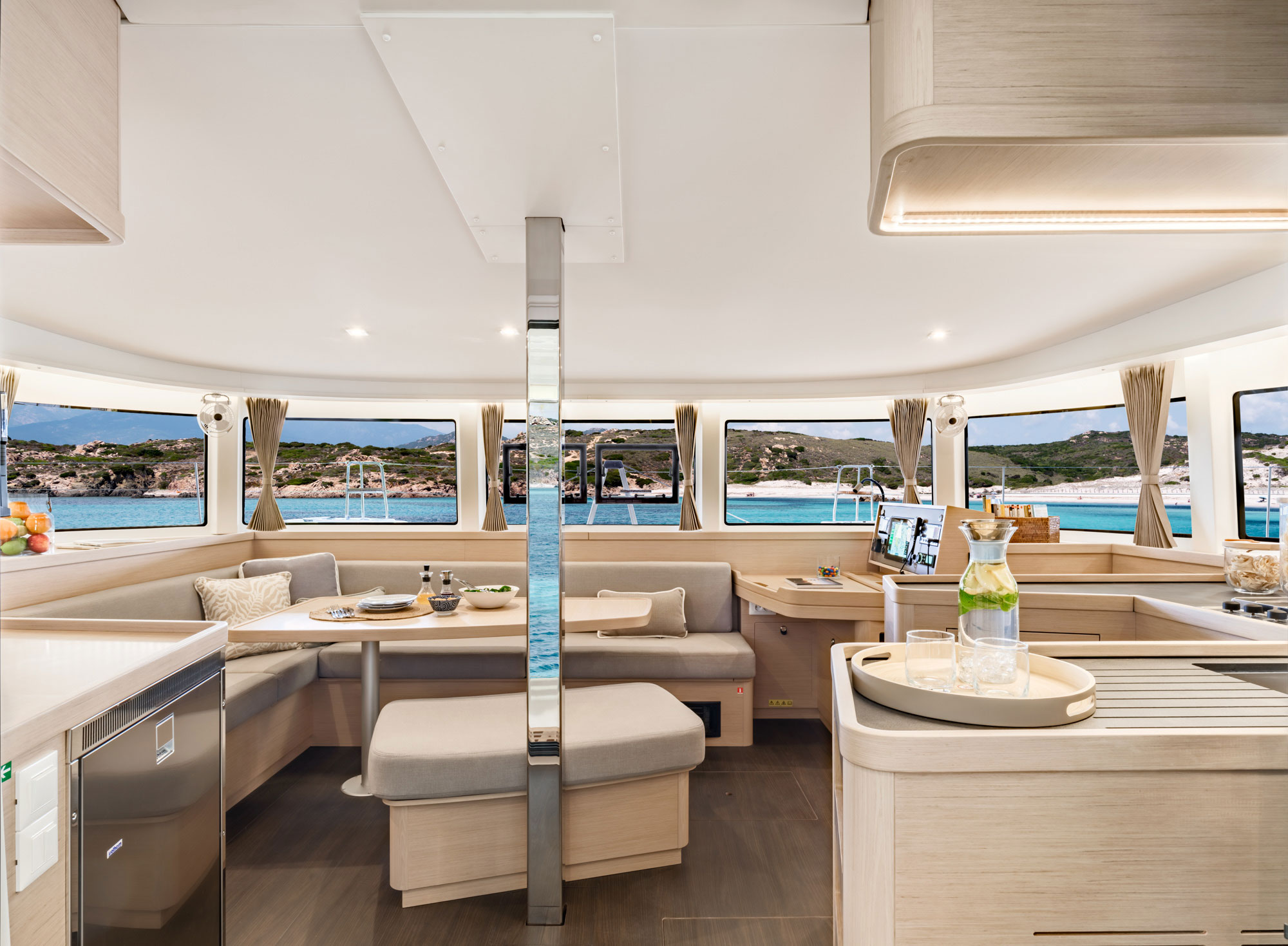 Lagoon 42 Millenium — photo 7