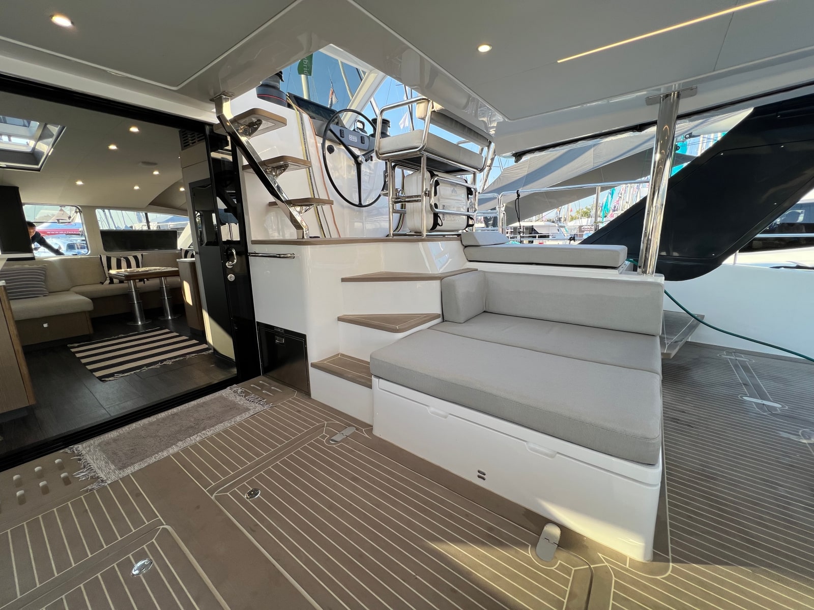Xquisite Yachts Sixty Solar Sail — 照片 9
