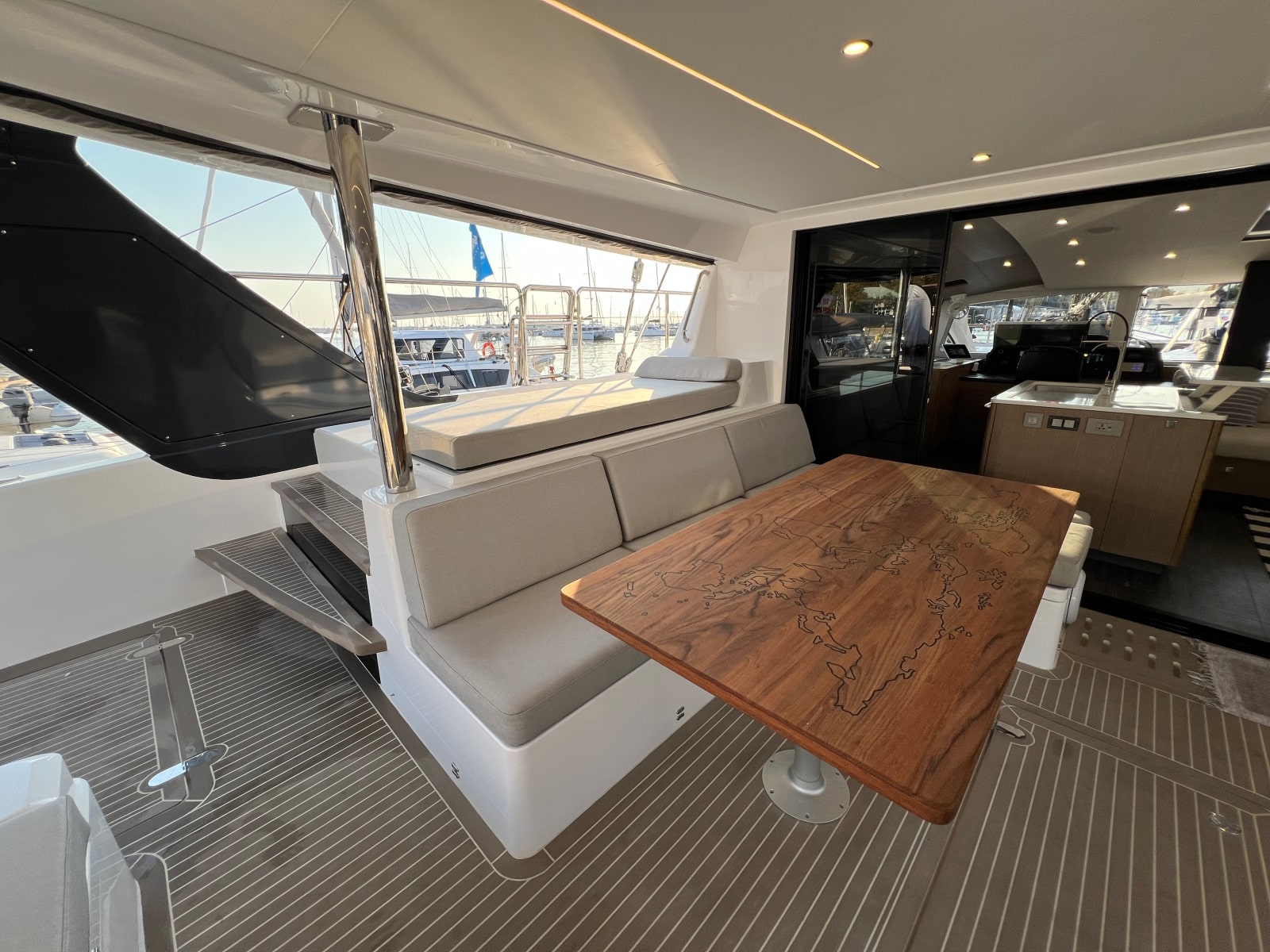 Xquisite Yachts Sixty Solar Sail — 照片 10