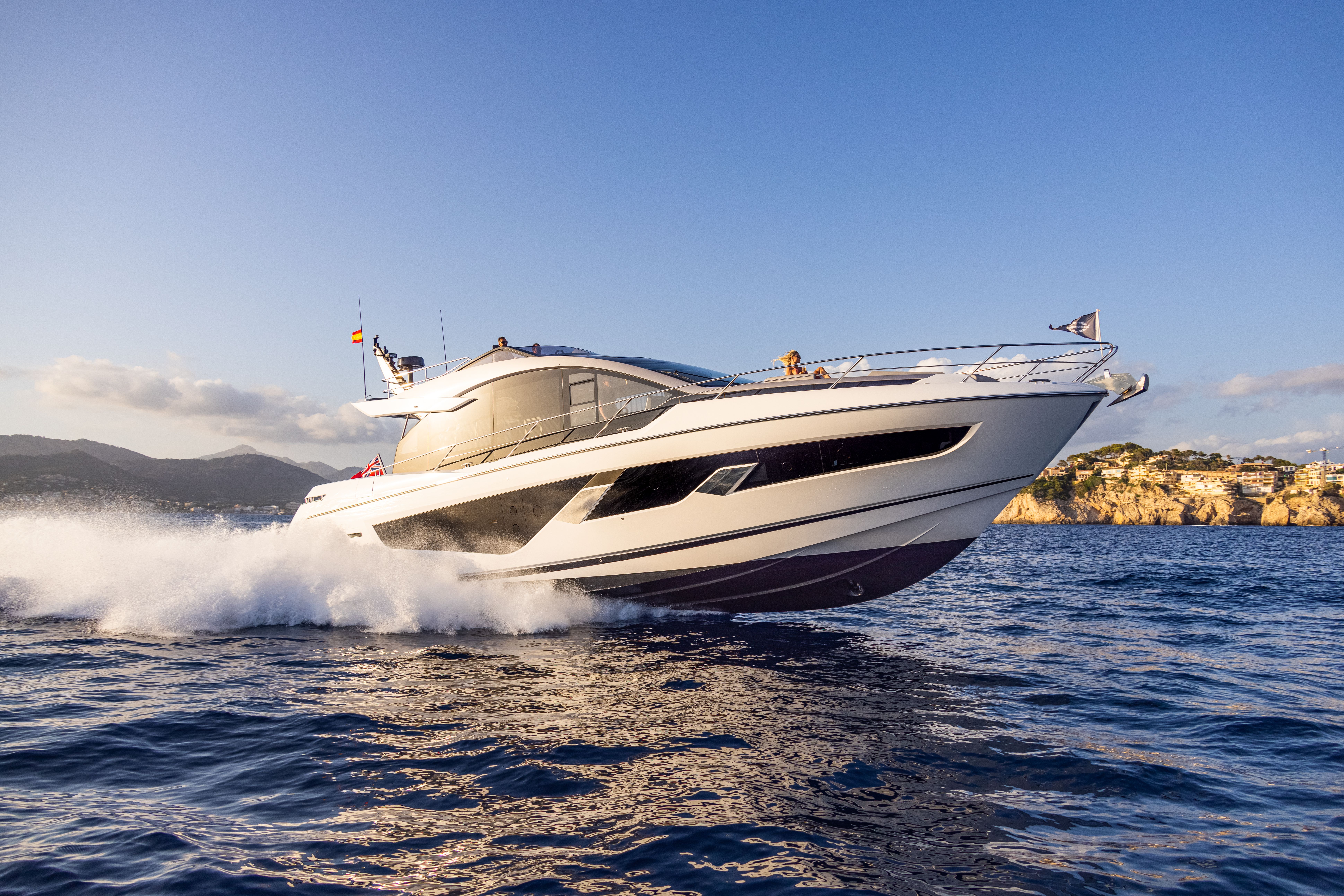 Sunseeker Predator 65 SportFly — photo 5