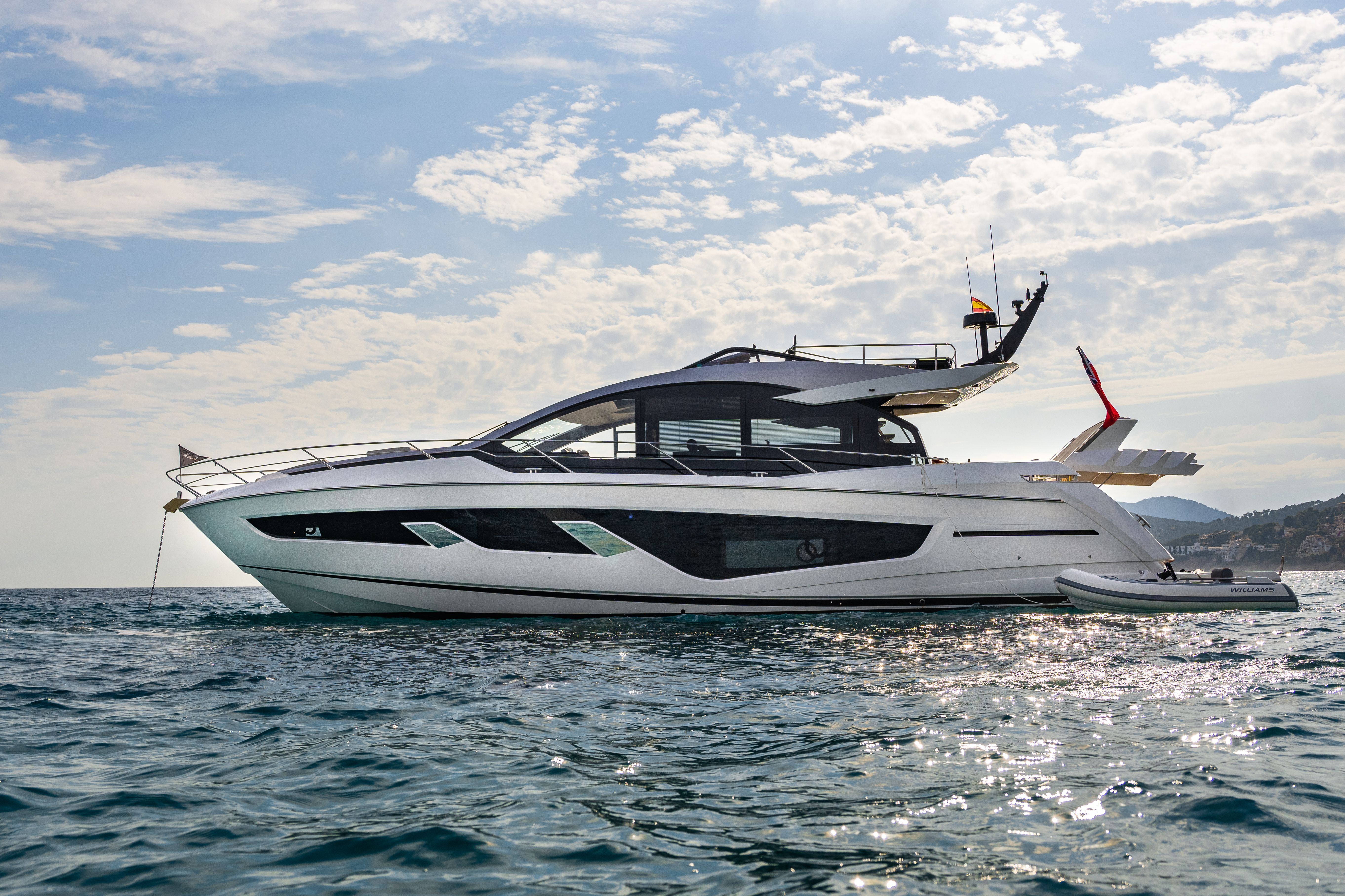 Sunseeker Predator 65 SportFly — photo 4