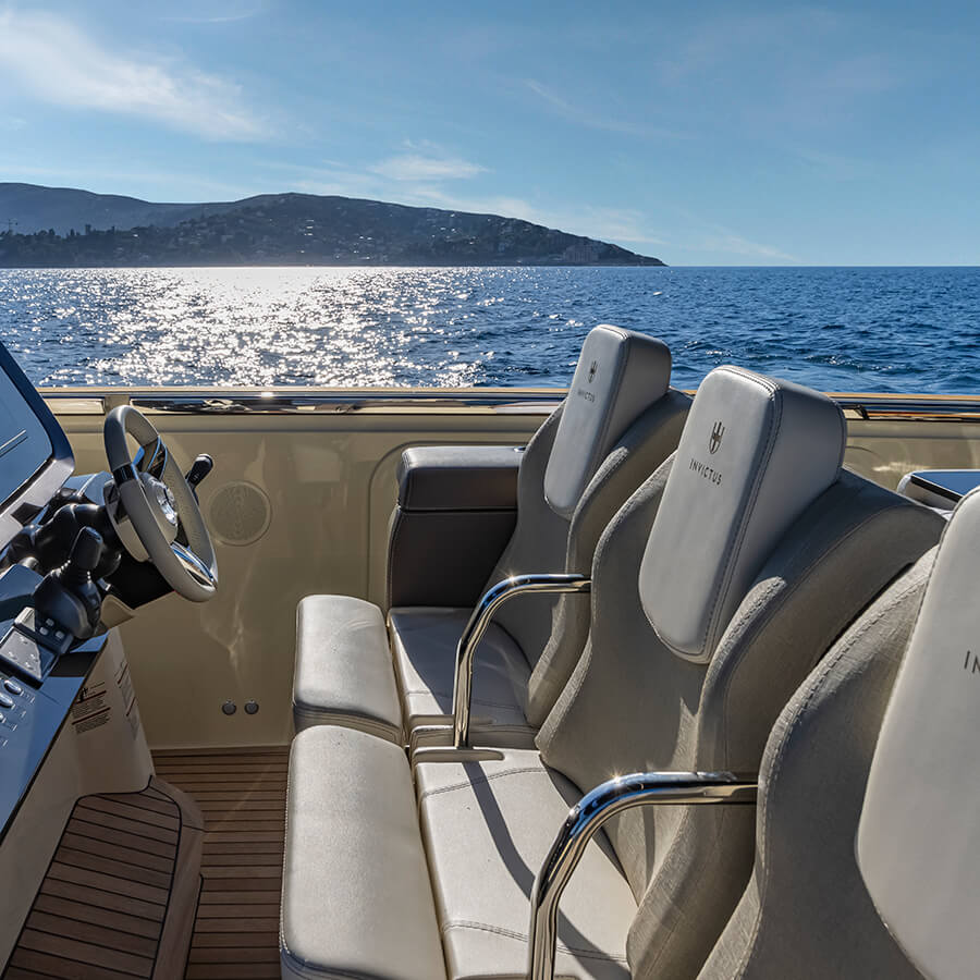 Invictus Yacht TT460 — photo 4