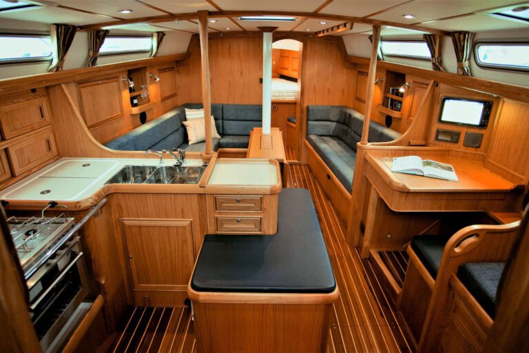 Rustler 42 — photo 9