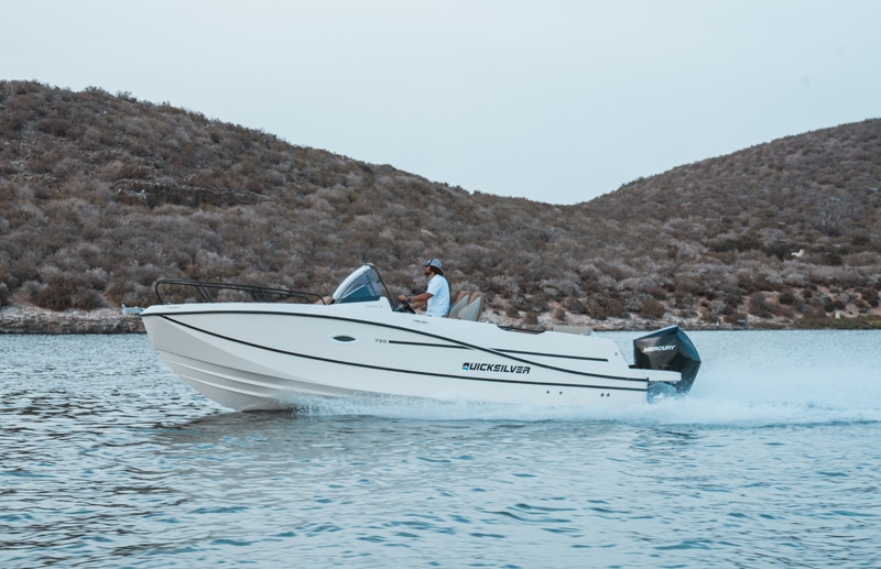 Quicksilver 755 Sundeck — photo 3