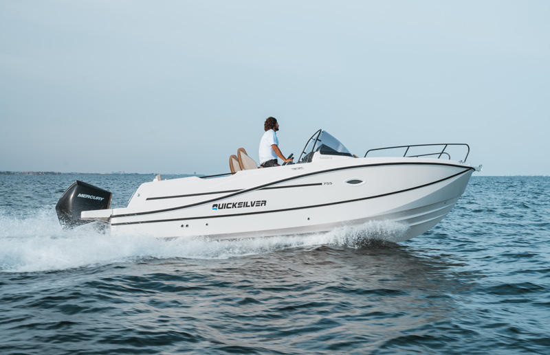 Quicksilver 755 Sundeck — photo 8