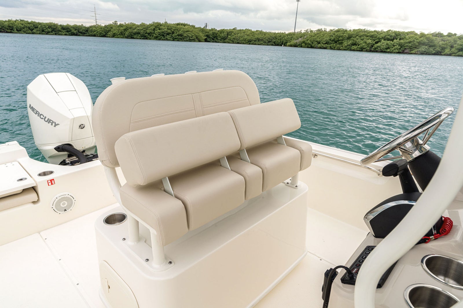 Boston Whaler 210 Montauk — photo 9