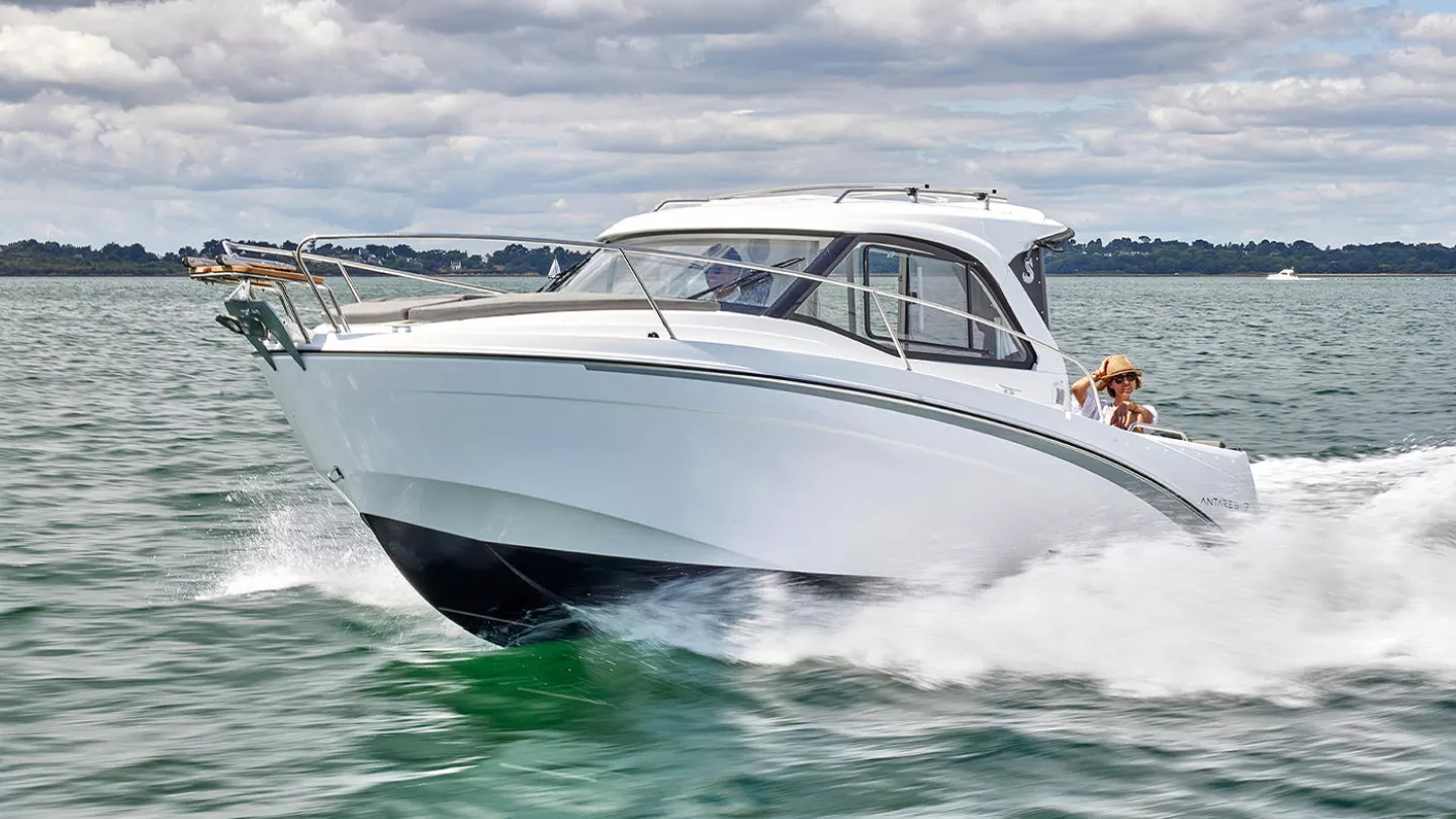 Beneteau Antares 7 — photo 2